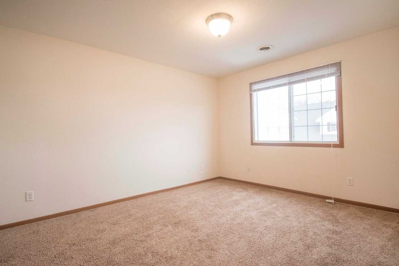 Lancaster Park Townhomes - Photo 4 of 18