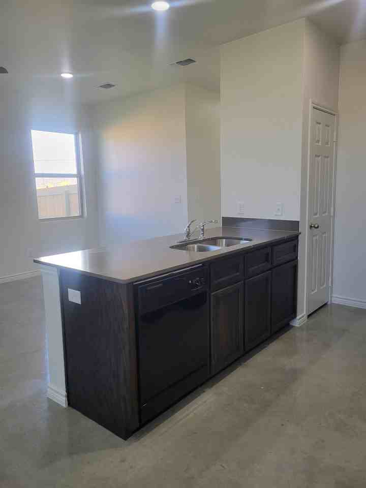 2329 Zanoletti - Photo 7 of 28