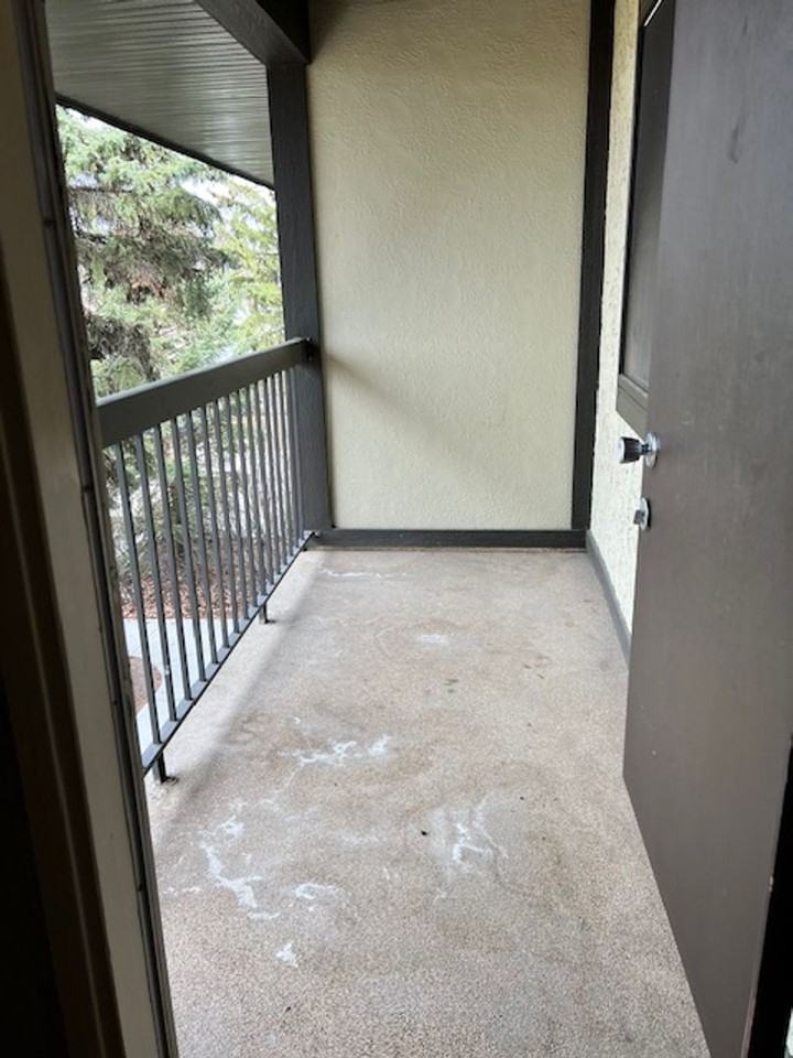 6108 53 Street - Photo 3 of 18