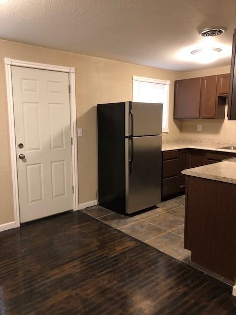722 S Grand Dr - Photo 5 of 18