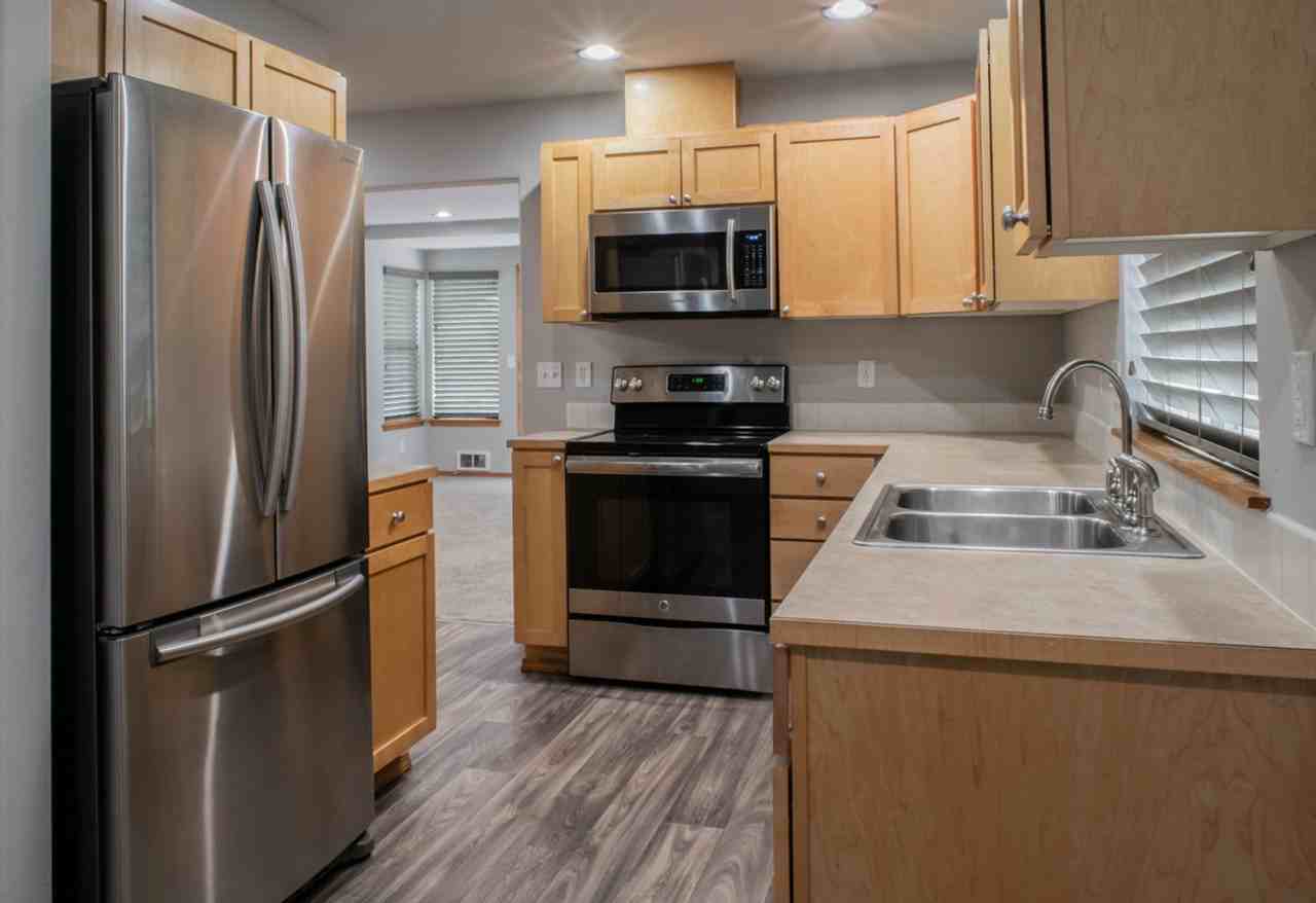 521 115th Ave Se - Photo 2 of 12