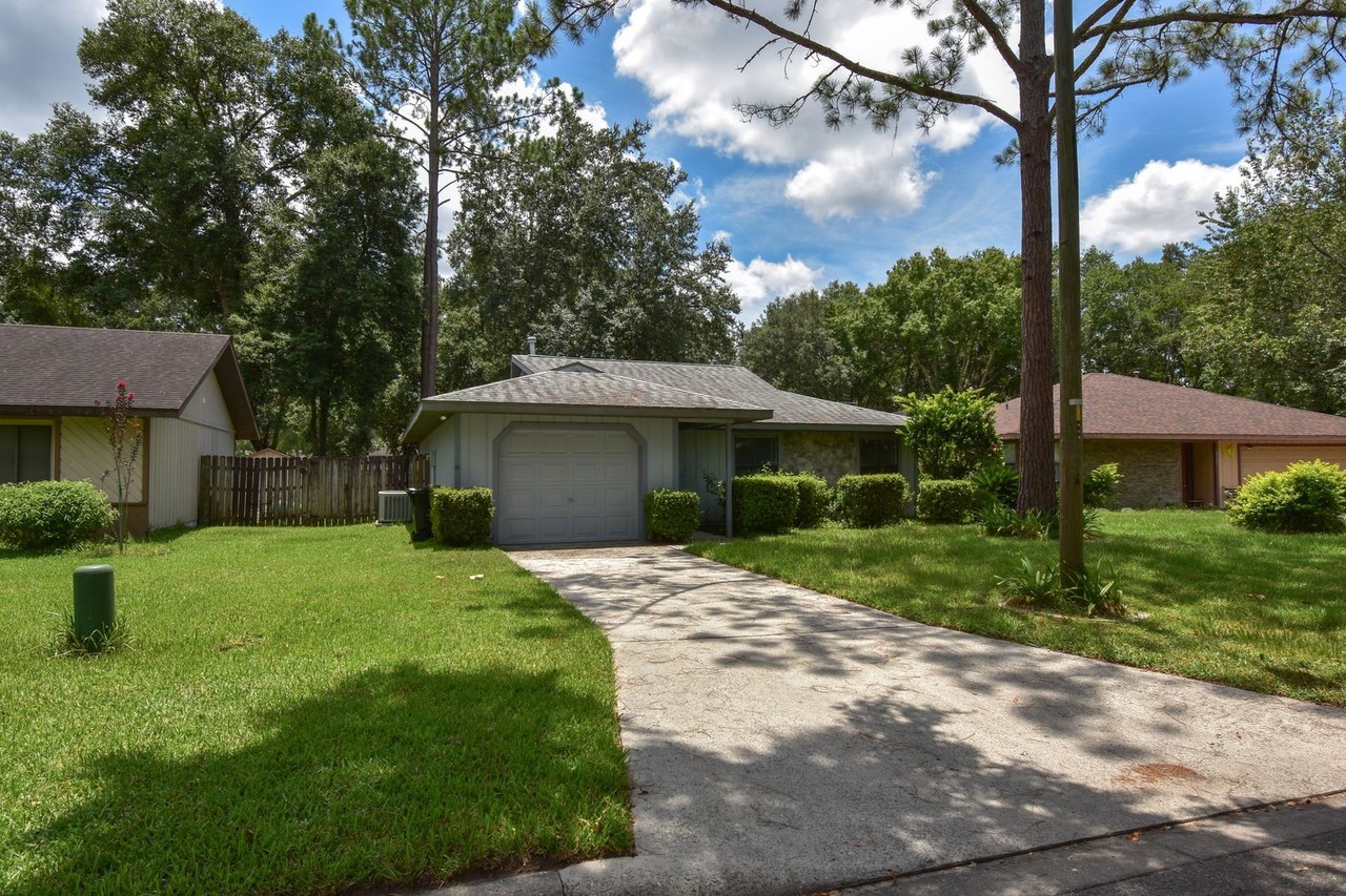 3737 Nw 59th Pl - Photo 2 of 17