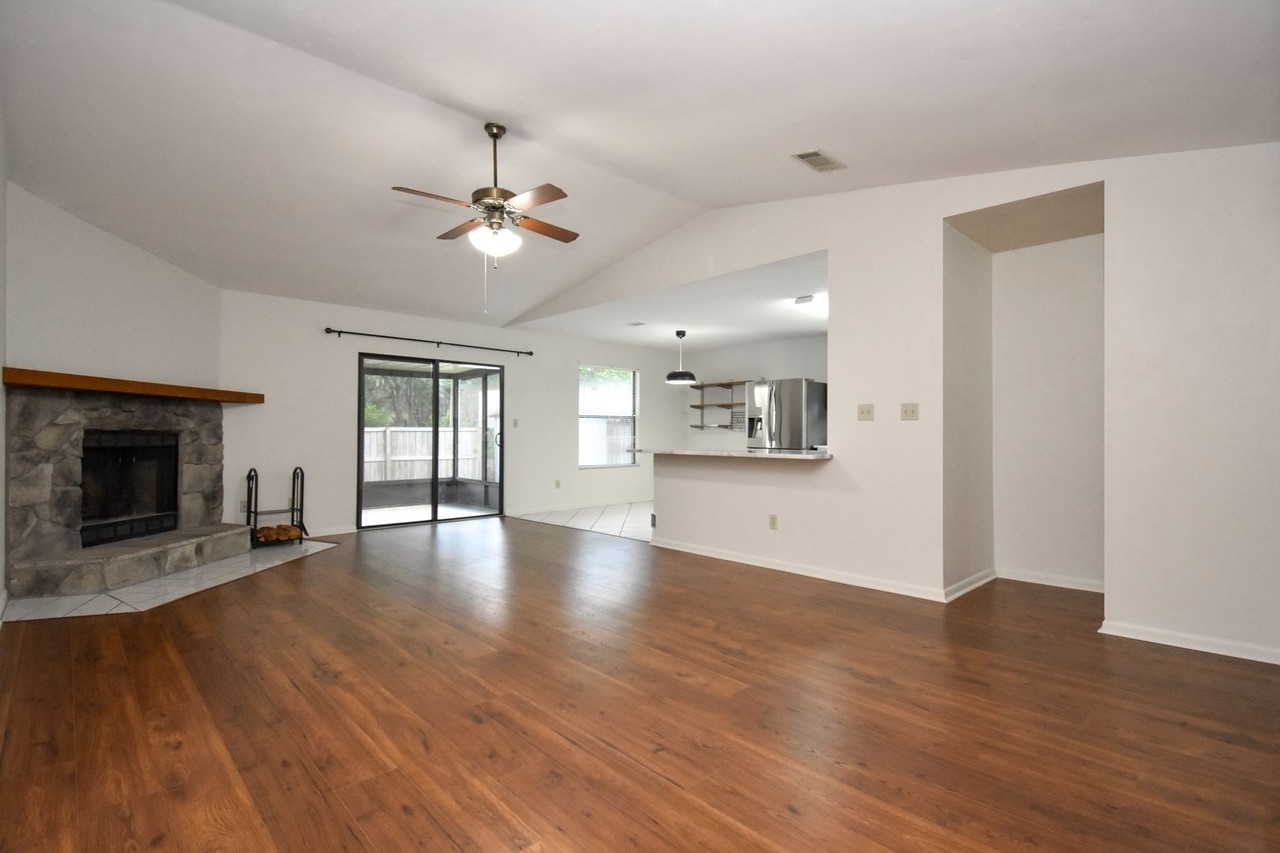 3737 Nw 59th Pl - Photo 3 of 17