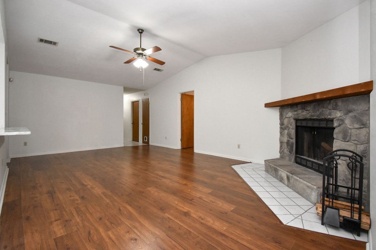 3737 Nw 59th Pl - Photo 5 of 17
