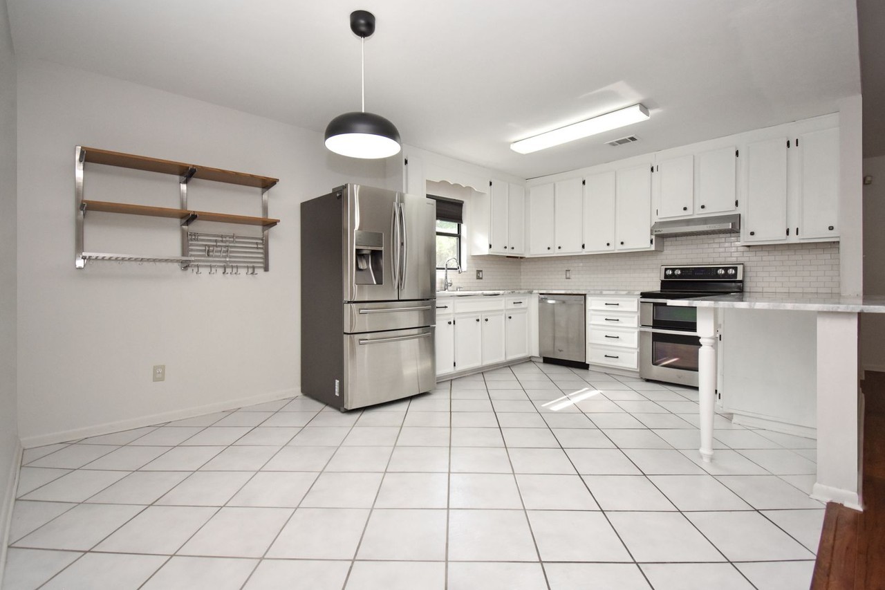 3737 Nw 59th Pl - Photo 6 of 17