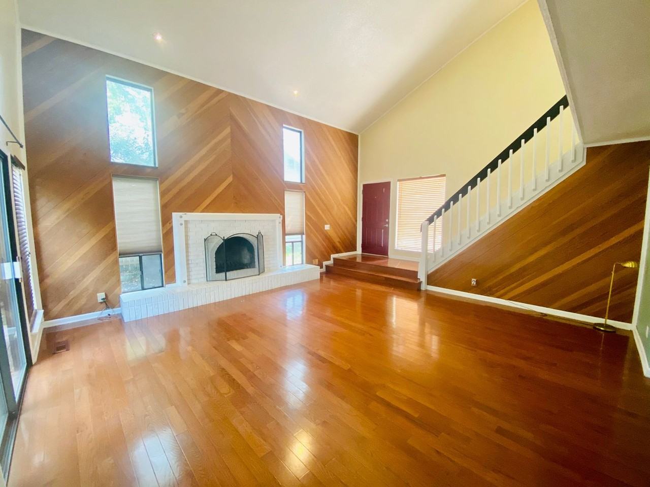 13042 W 102nd St - Photo 5 of 33