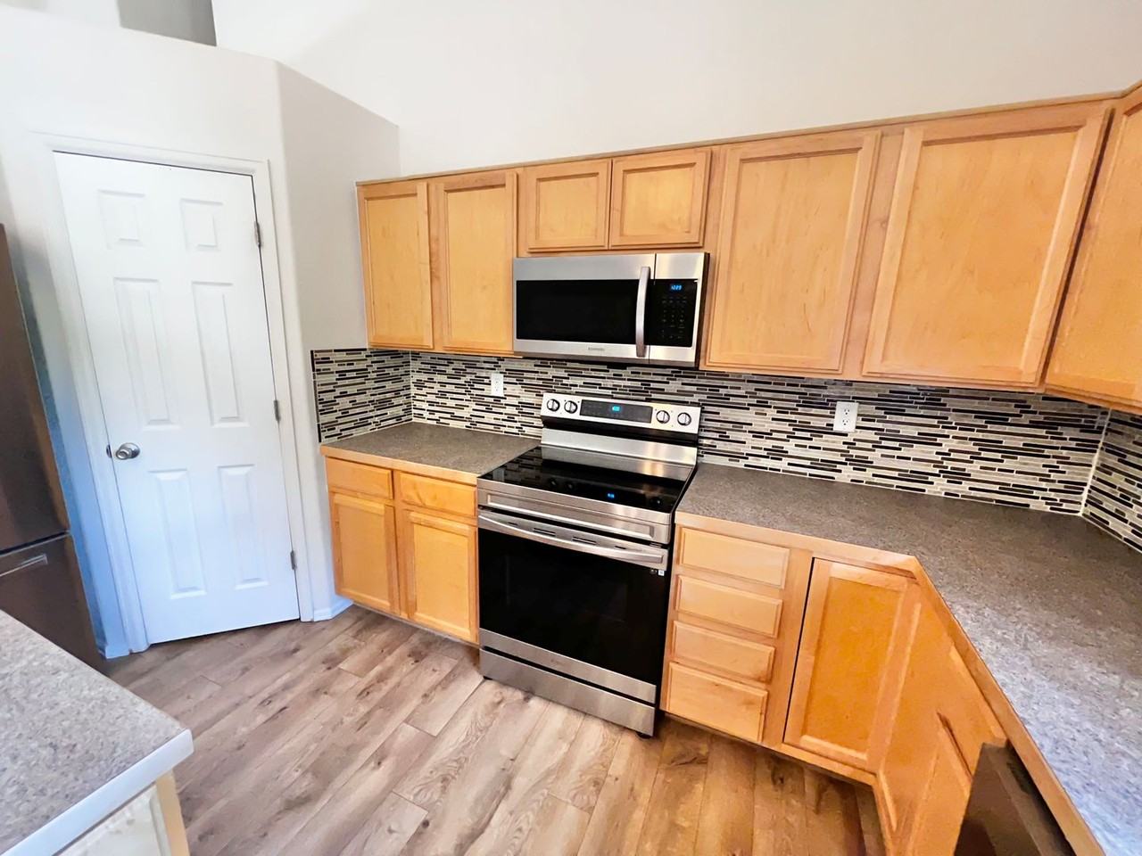 2039 Sandhill Crane Cir - Photo 4 of 28