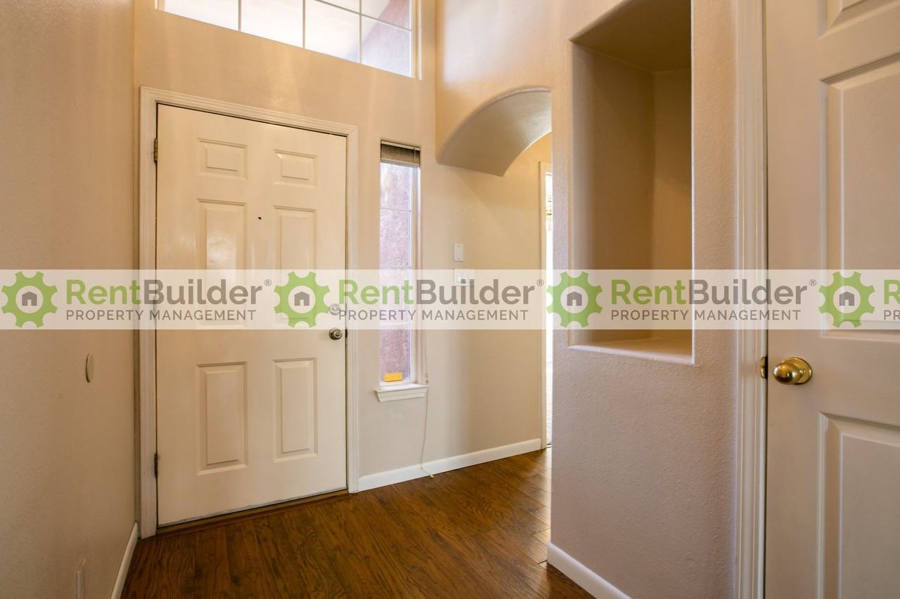 4347 Bryan Ave Nw - Photo 2 of 23