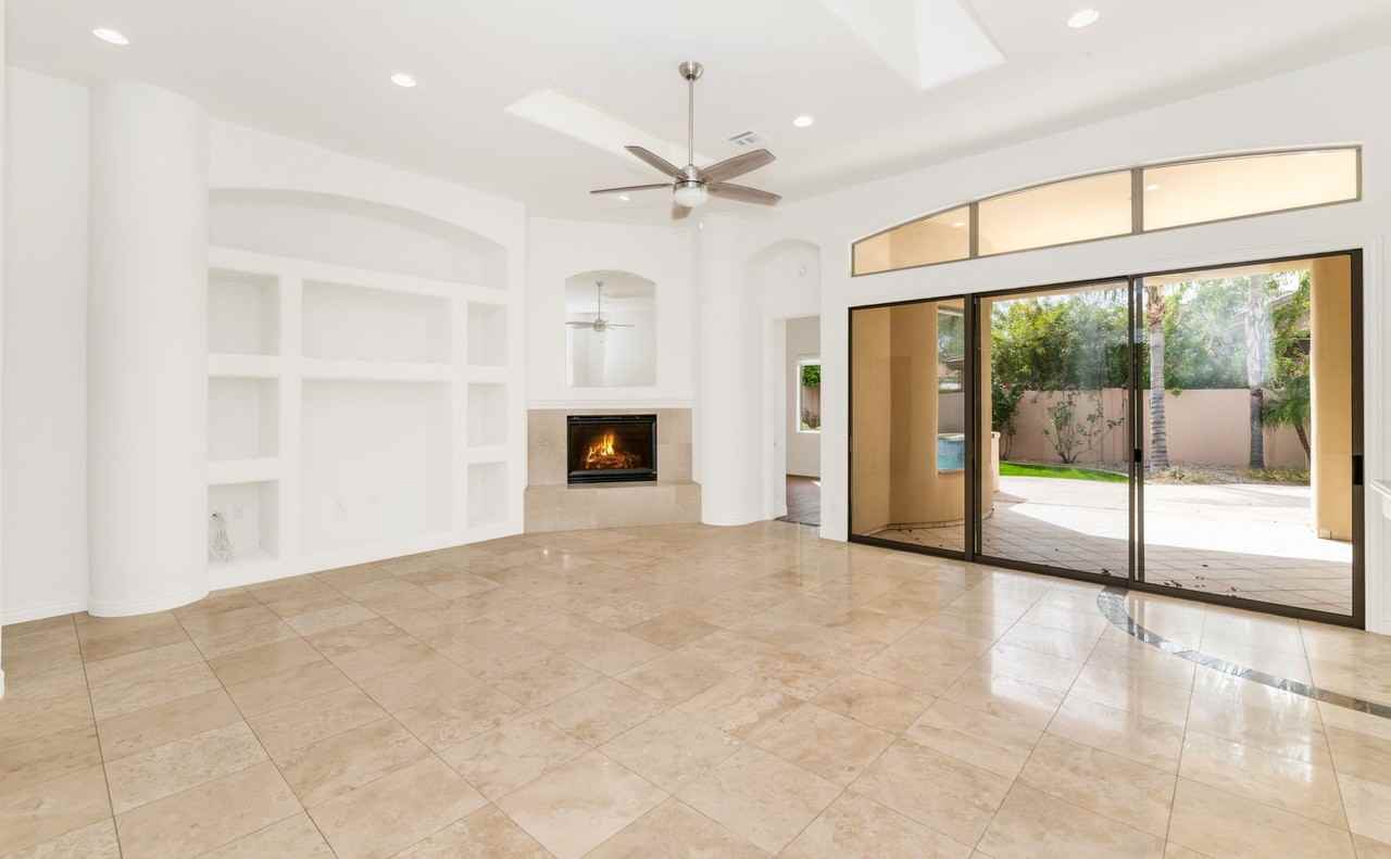 11139 E Cannon Dr - Photo 5 of 26