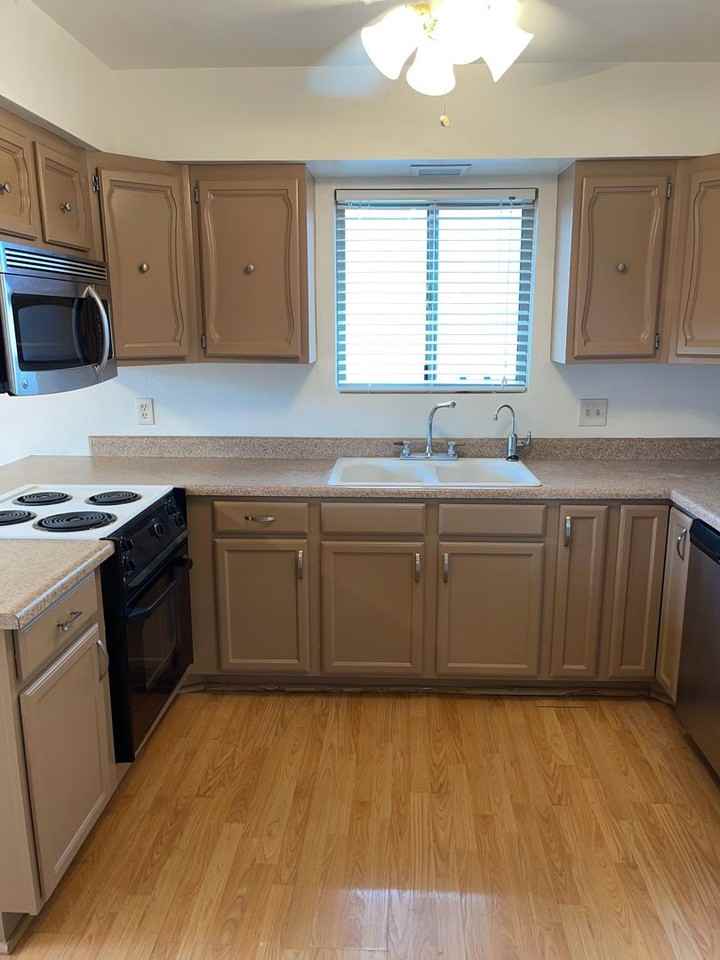 3764 Hiawatha Dr - Photo 2 of 9