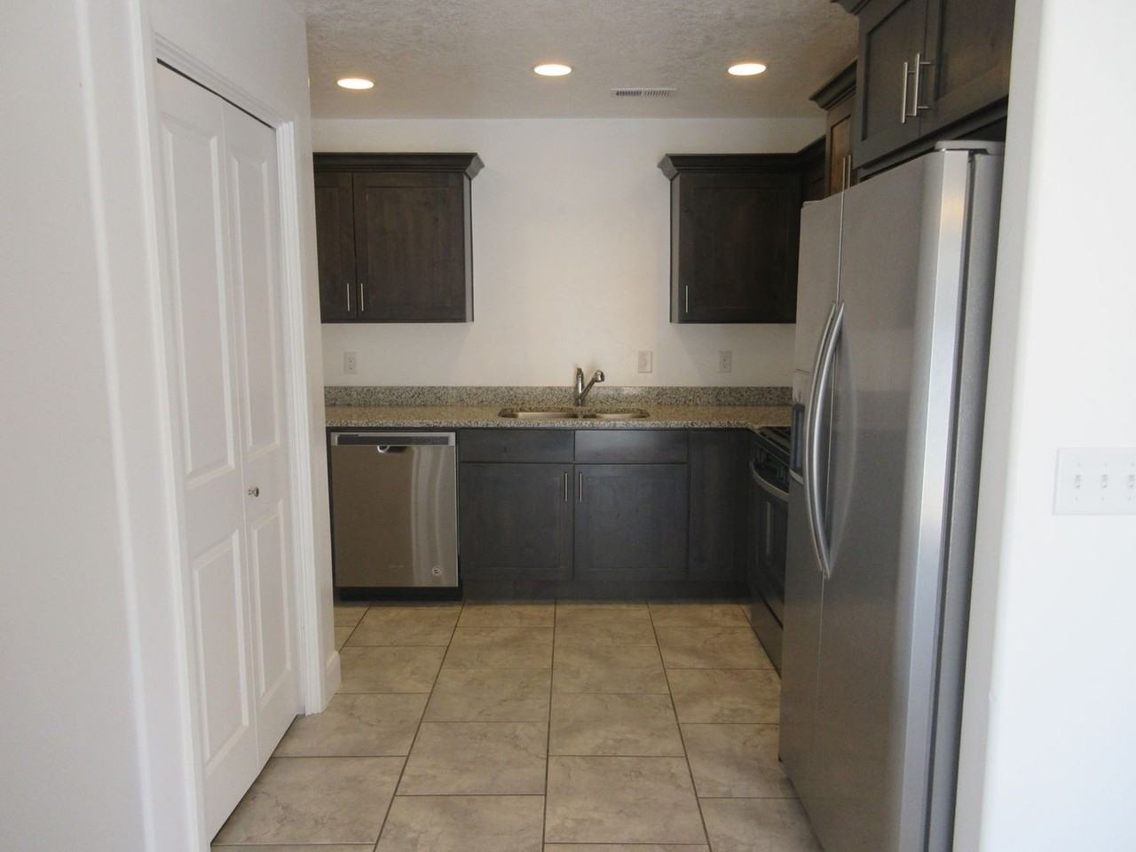 2635 N Shady Place Ln - Photo 2 of 17