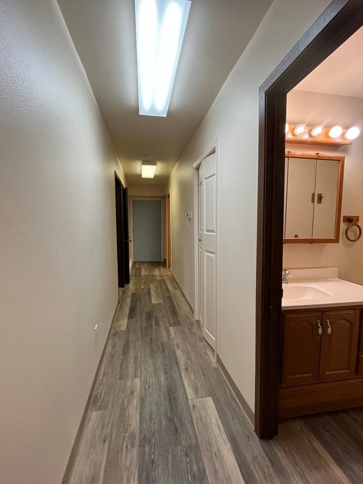 560 Wigwam Way - Photo 7 of 14