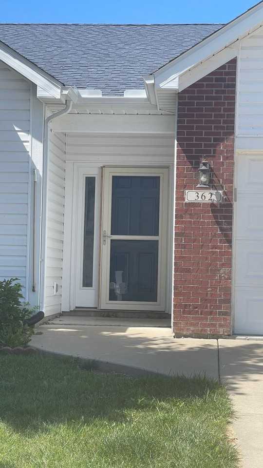 362 Chapelhill Dr - Photo 2 of 18