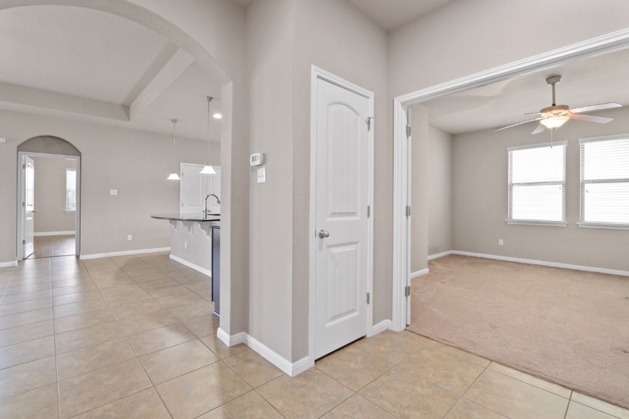 1571 Kirby - Photo 5 of 31