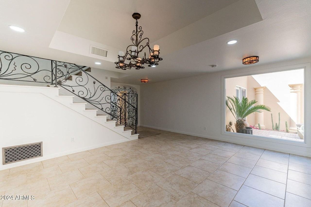 4327 N 69th Way - Photo 3 of 31