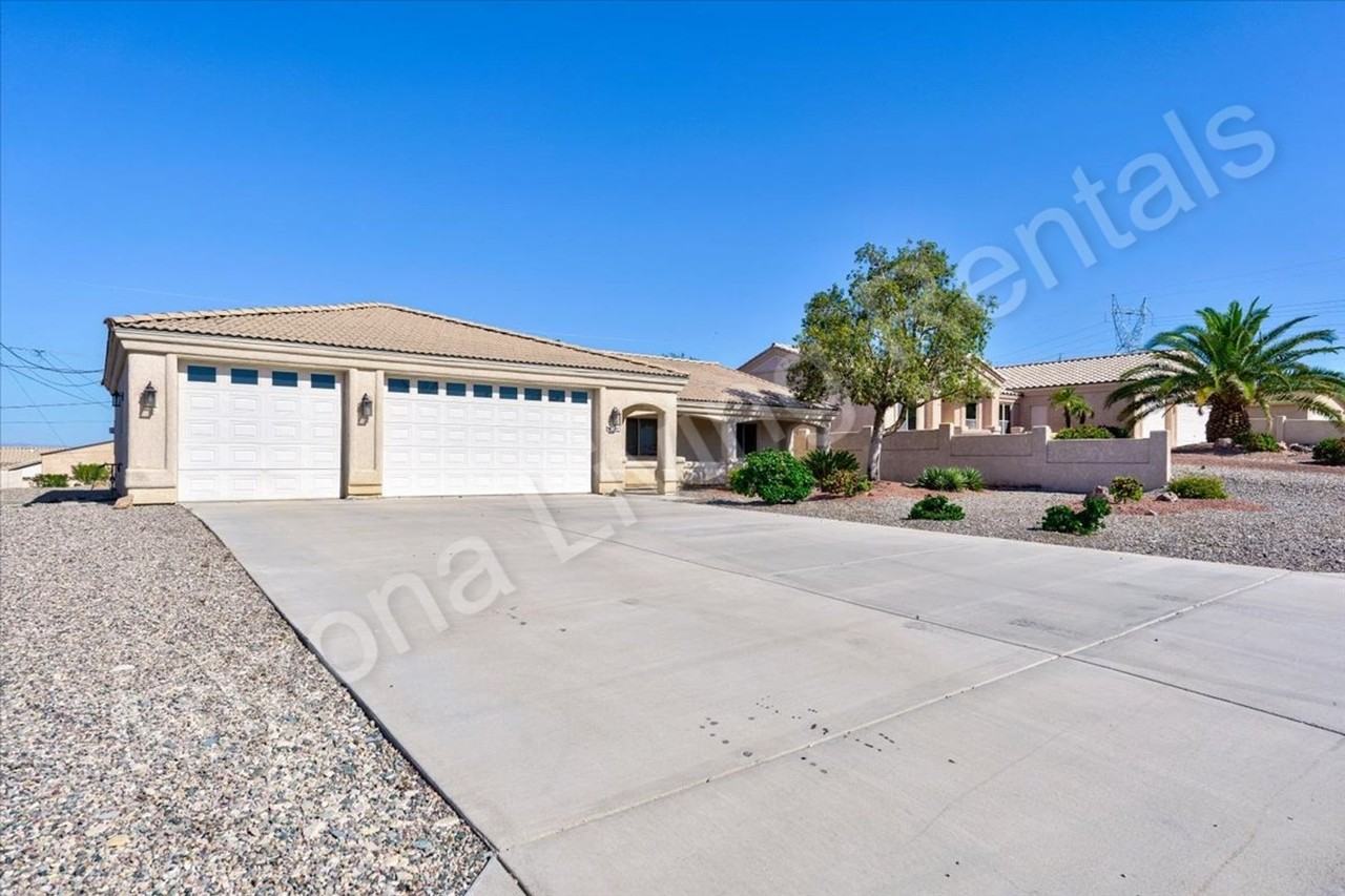 3143 Sirocco Dr - Photo 2 of 27