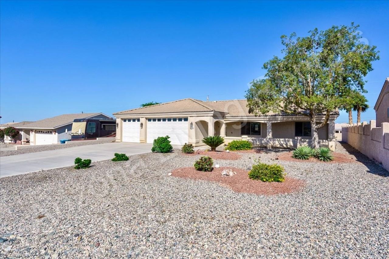 3143 Sirocco Dr - Photo 3 of 27