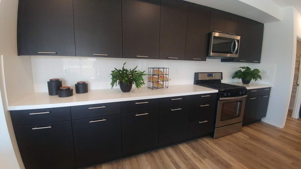 5201 Beachside Ln - Photo 4 of 25