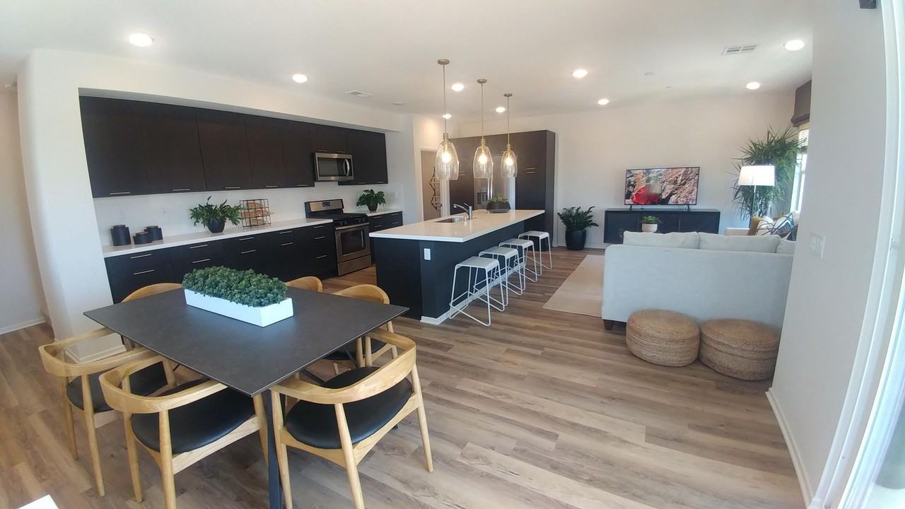 5201 Beachside Ln - Photo 6 of 25