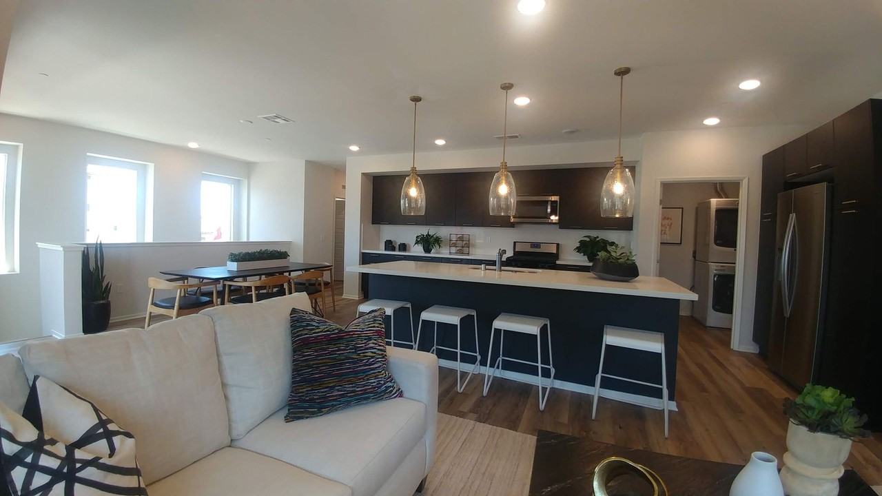 5201 Beachside Ln - Photo 7 of 25