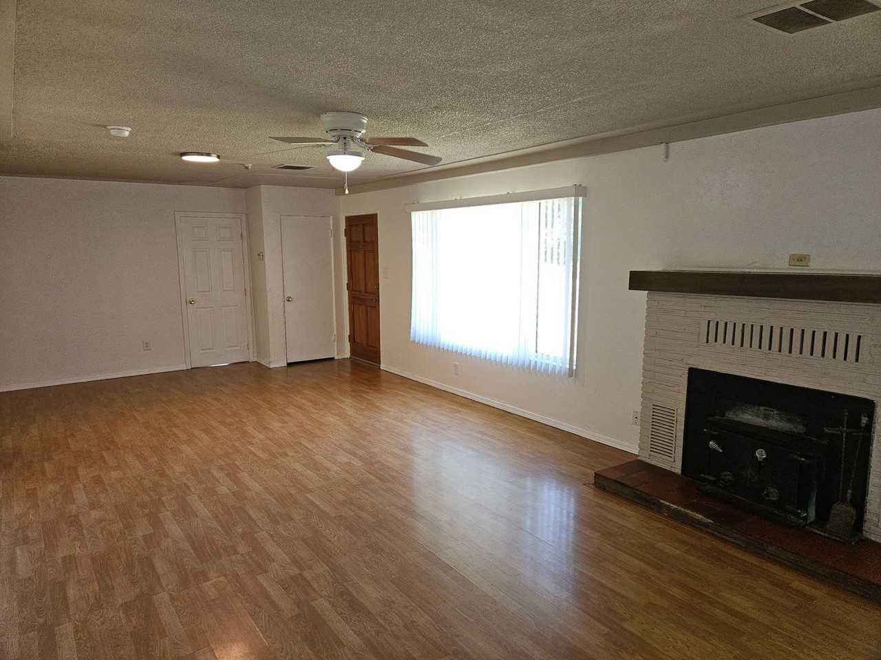 2841 Larkspur Ln - Photo 2 of 20