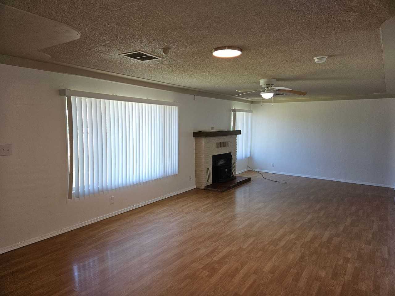 2841 Larkspur Ln - Photo 3 of 20