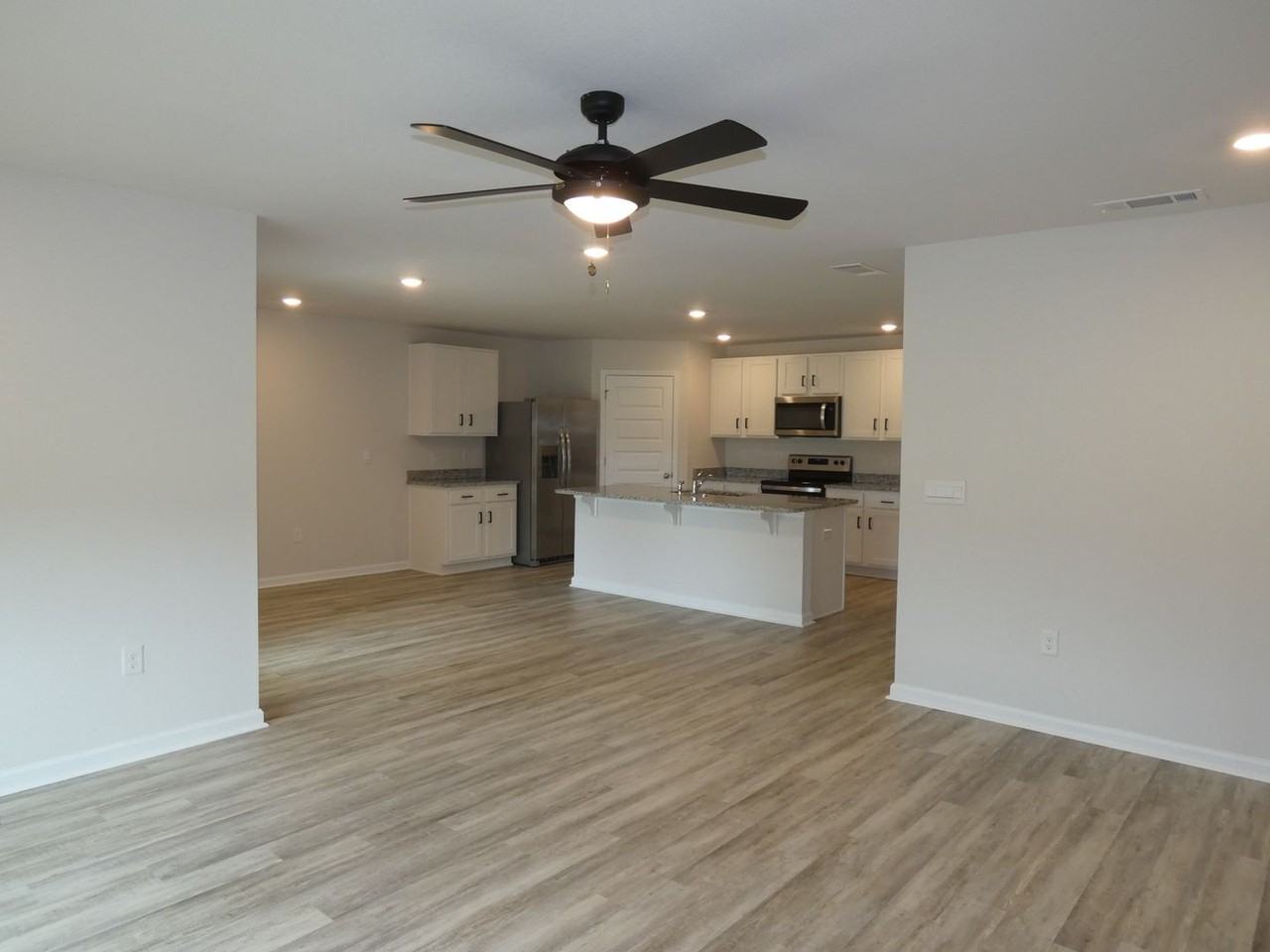 8617 Tarsus Dr - Photo 6 of 21