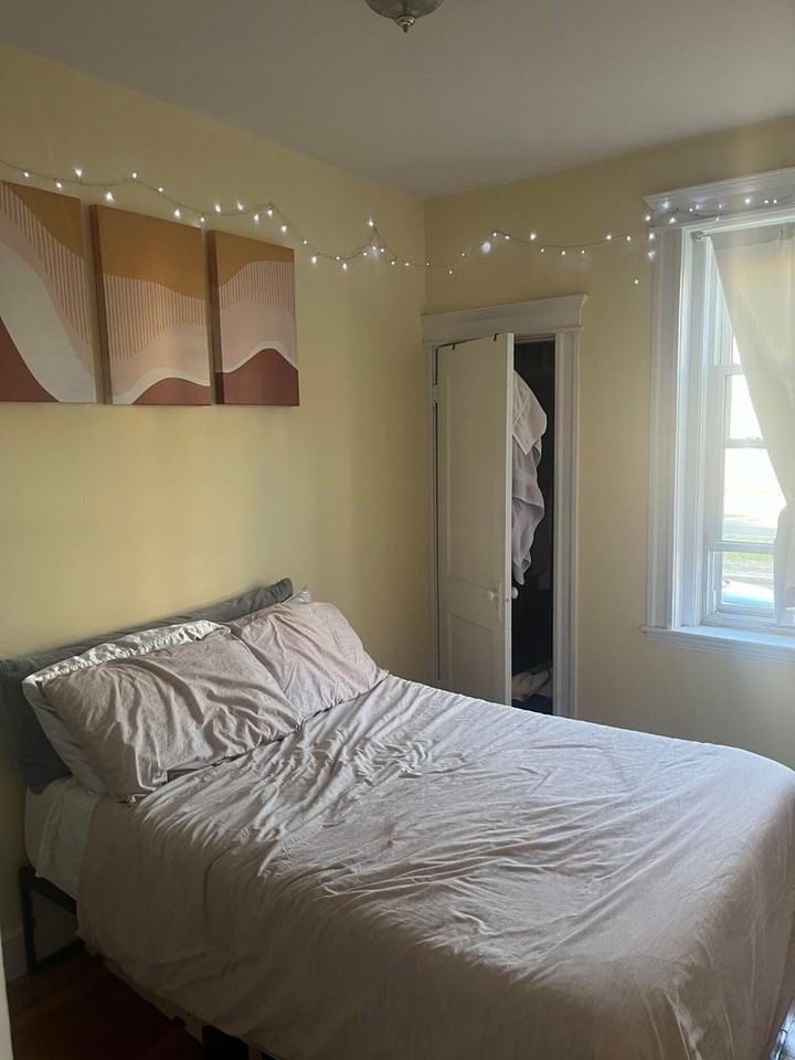 1637 Commonwealth Avenue - Photo 2 of 11