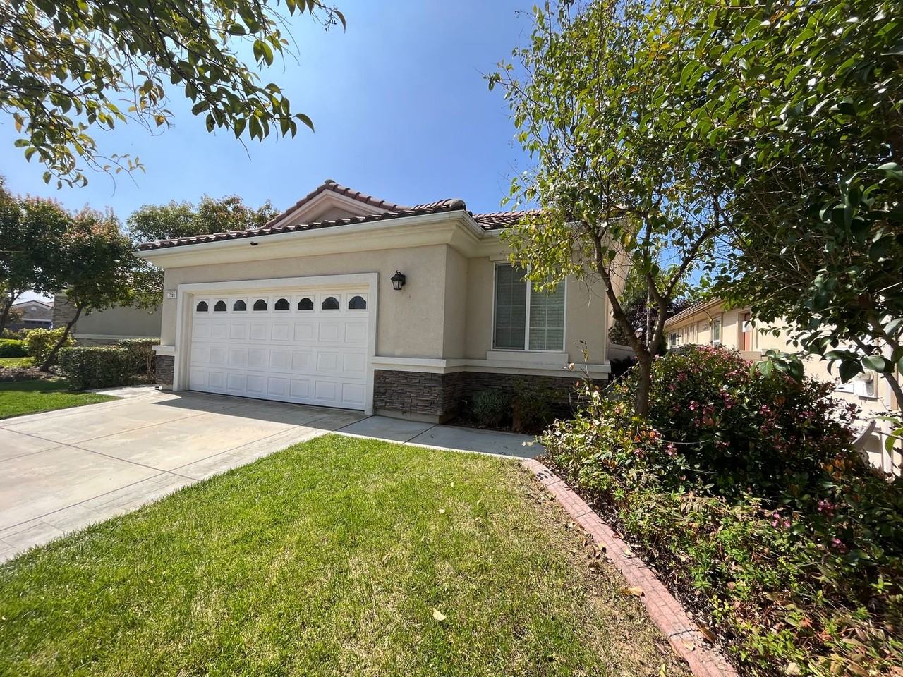 1155 Saguaro Rd - Photo 2 of 20