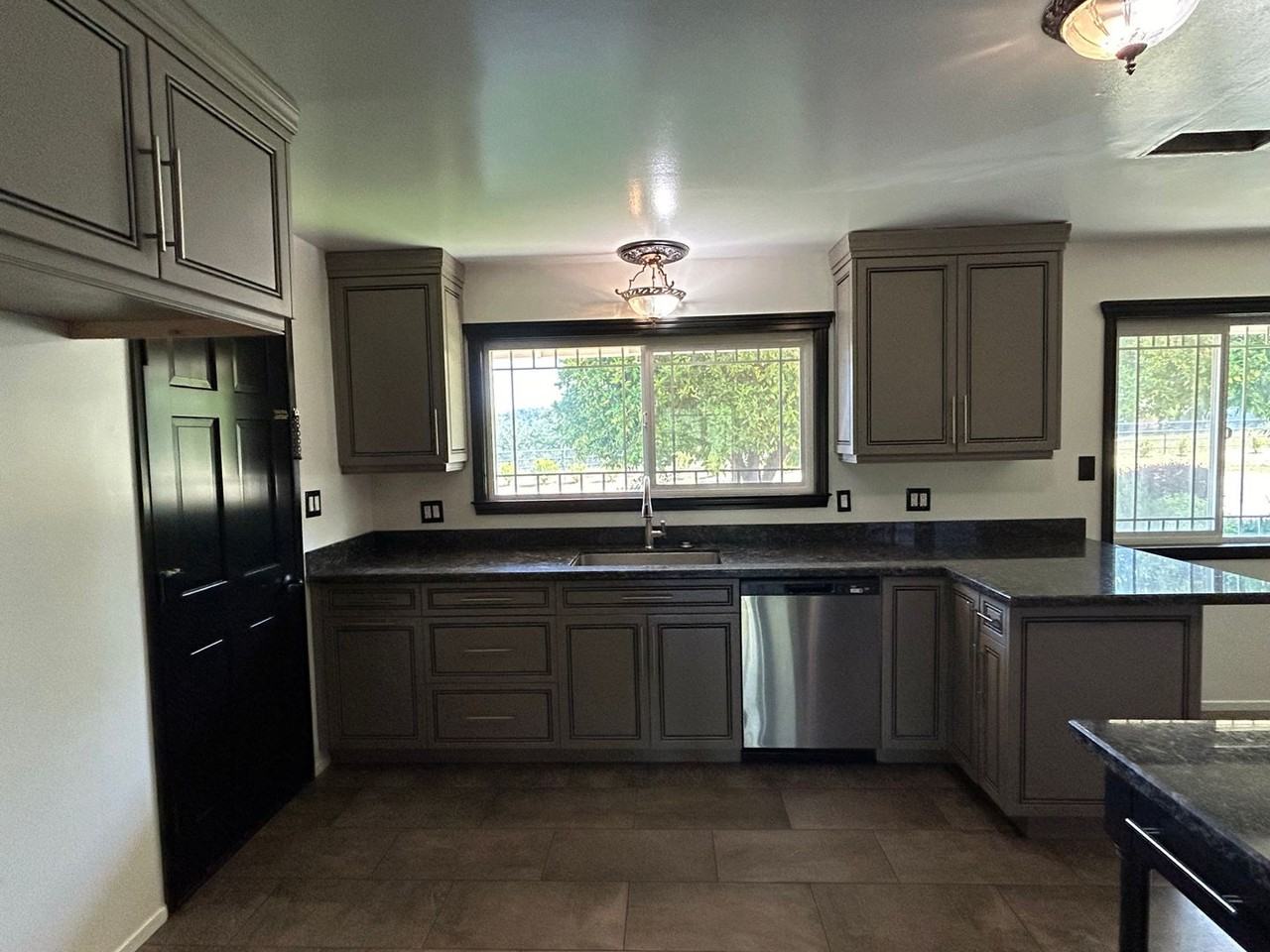 105 Lemon Hill Dr - Photo 2 of 22