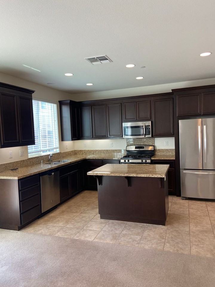 280 Barnhill Dr - Photo 3 of 19