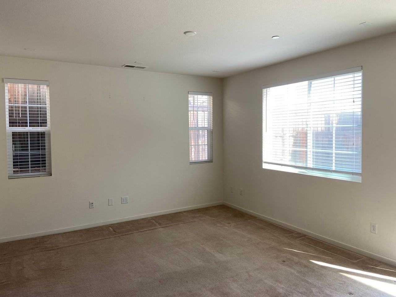 280 Barnhill Dr - Photo 6 of 19