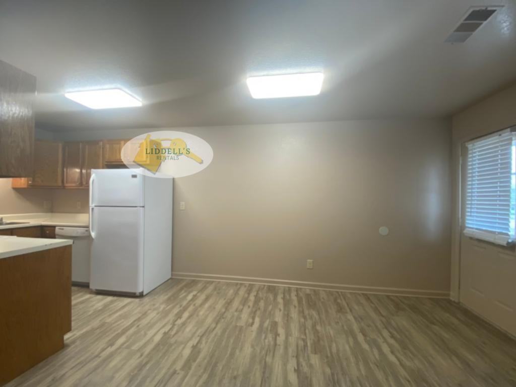 903 Baywood Dr #A - Photo 3 of 16