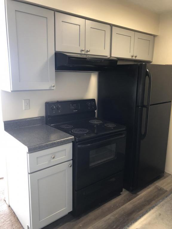 354 E Market St - Photo 2 of 11