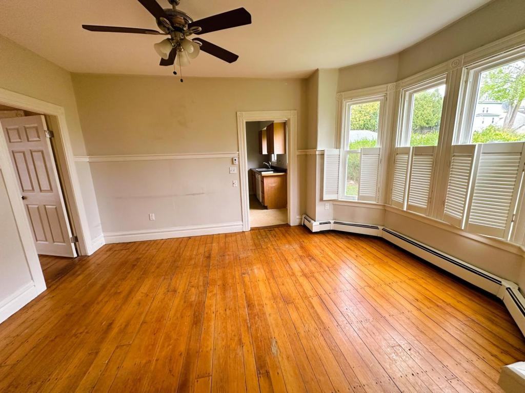 11 Spruce St - Photo 3 of 12