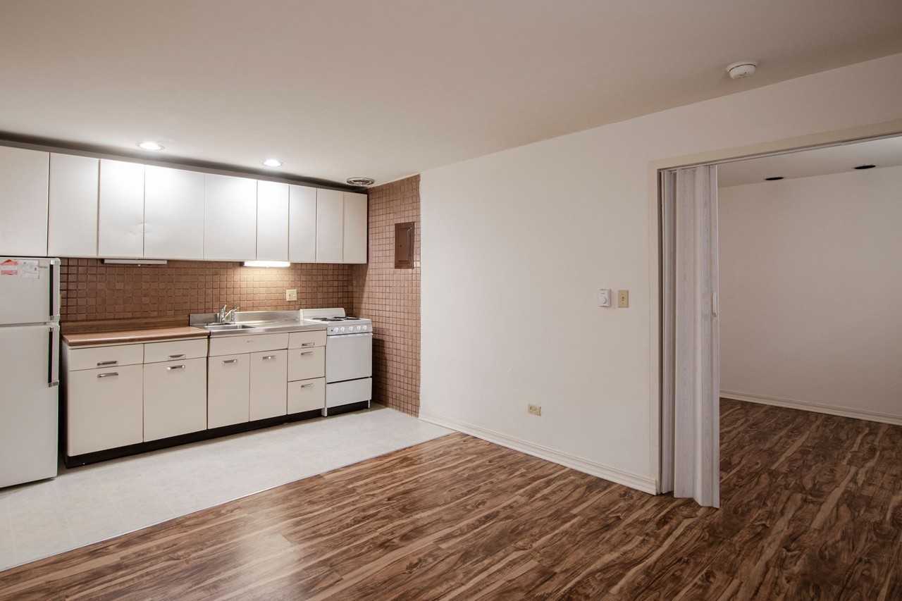 Clark Street Apartments by Royse + Brinkmeyer - Photo 2 of 48