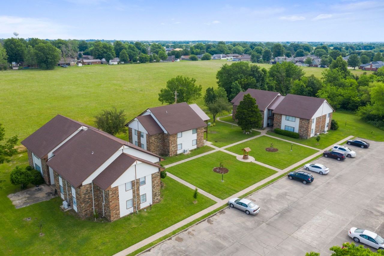 Southland Villa Apartments - Photo 2 of 22