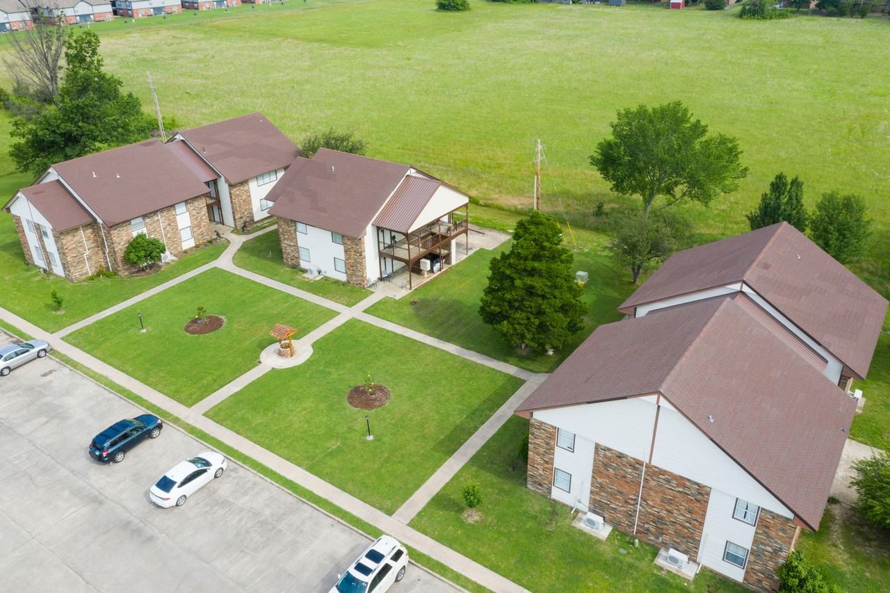 Southland Villa Apartments - Photo 3 of 22