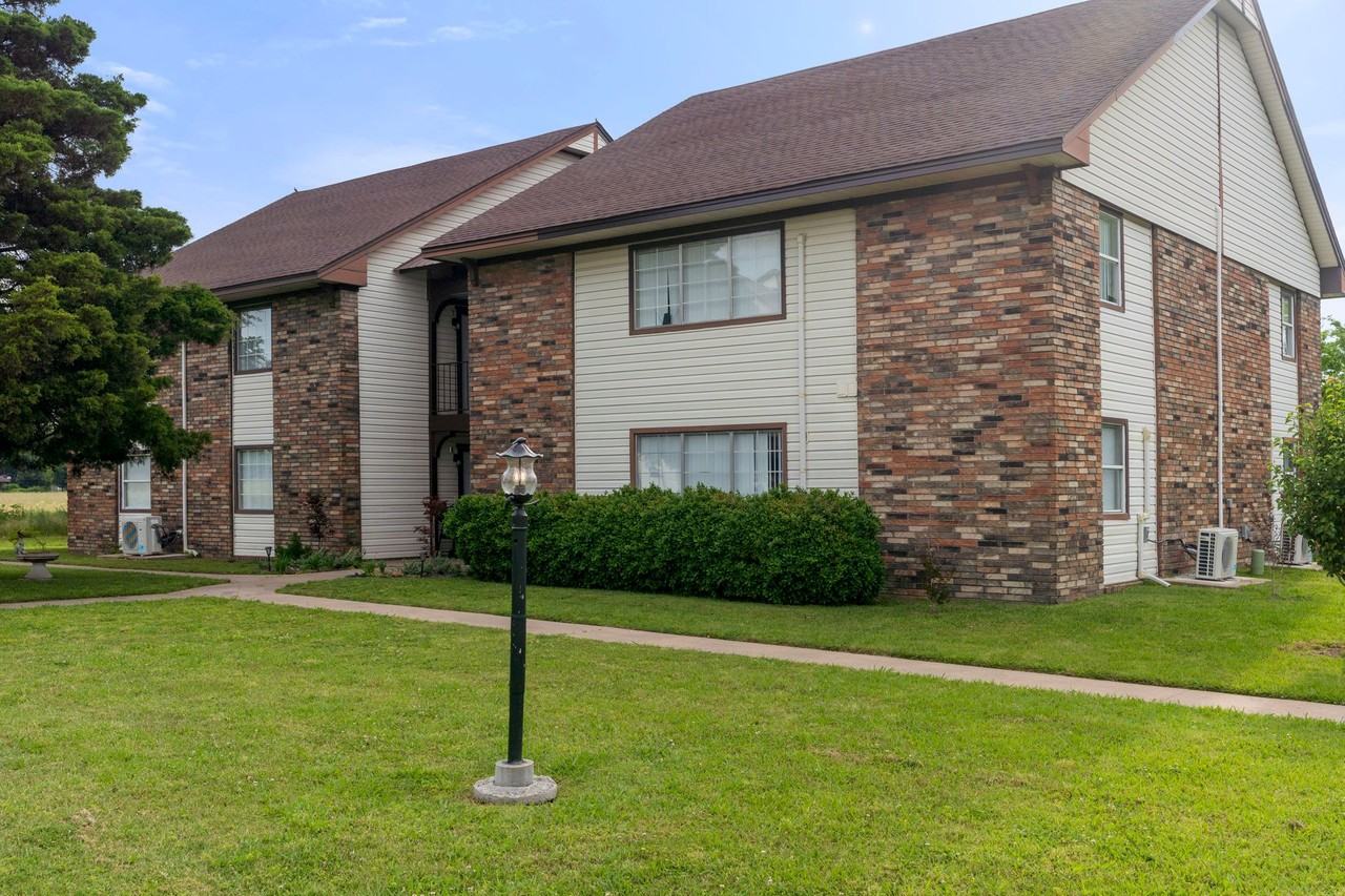 Southland Villa Apartments - Photo 5 of 22