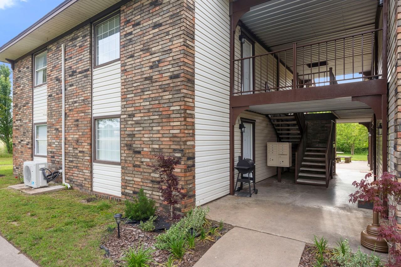 Southland Villa Apartments - Photo 6 of 22