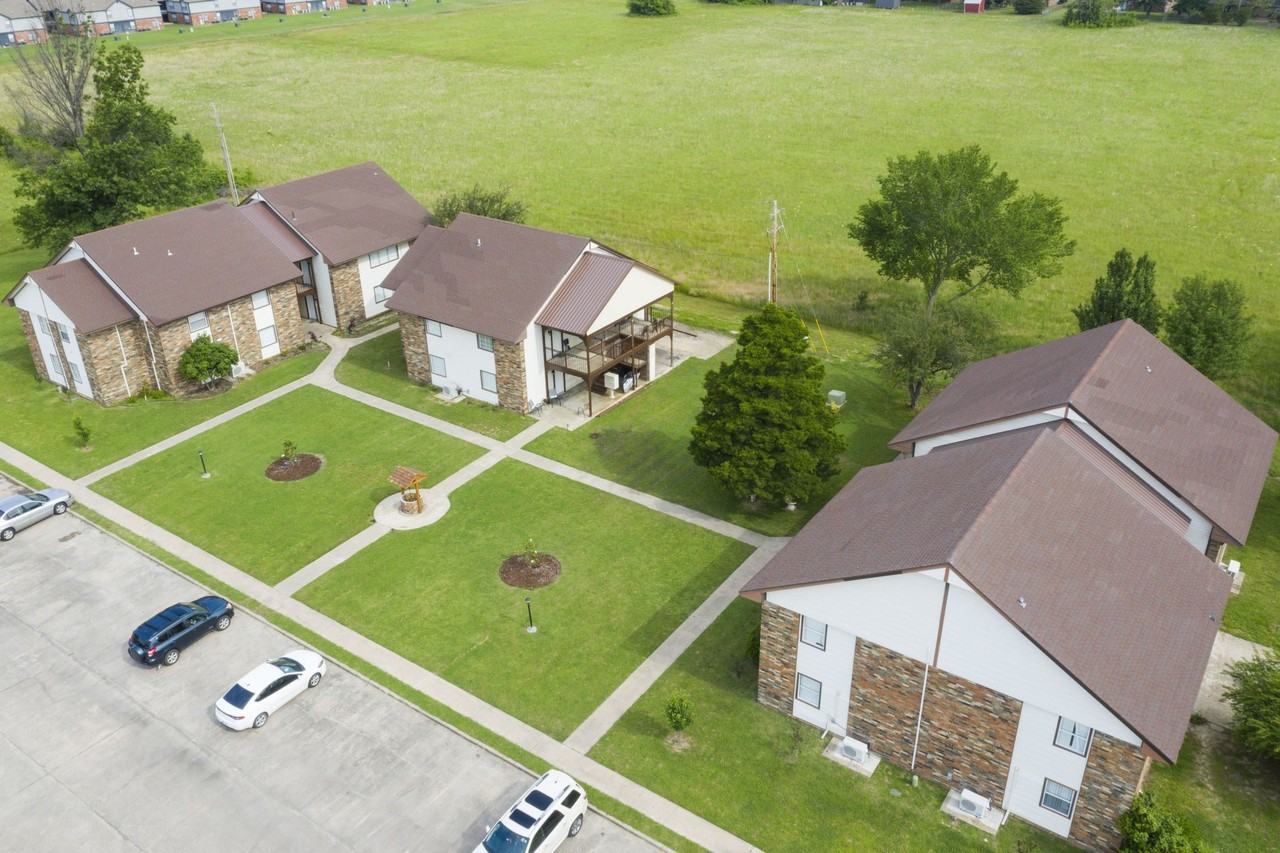 Southland Villa Apartments - Photo 7 of 22