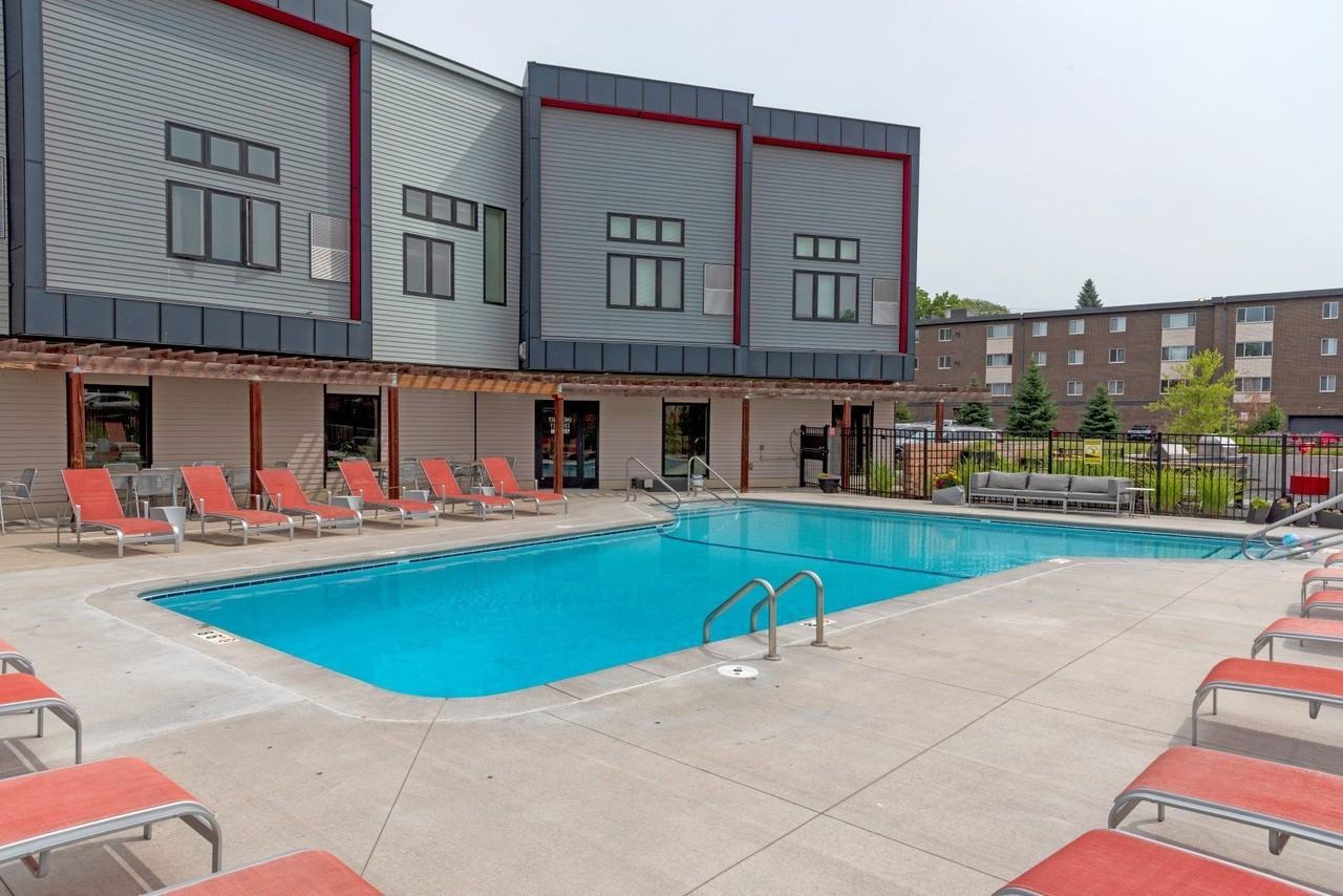 Hamline Pointe Apartments - Photo 3 of 40