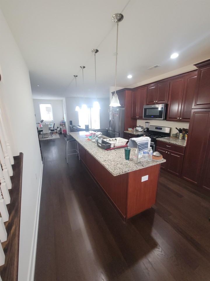 1005 Lakeview Ct #49 - Photo 2 of 9