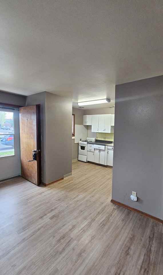 839 Cedar St #4 - Photo 2 of 15