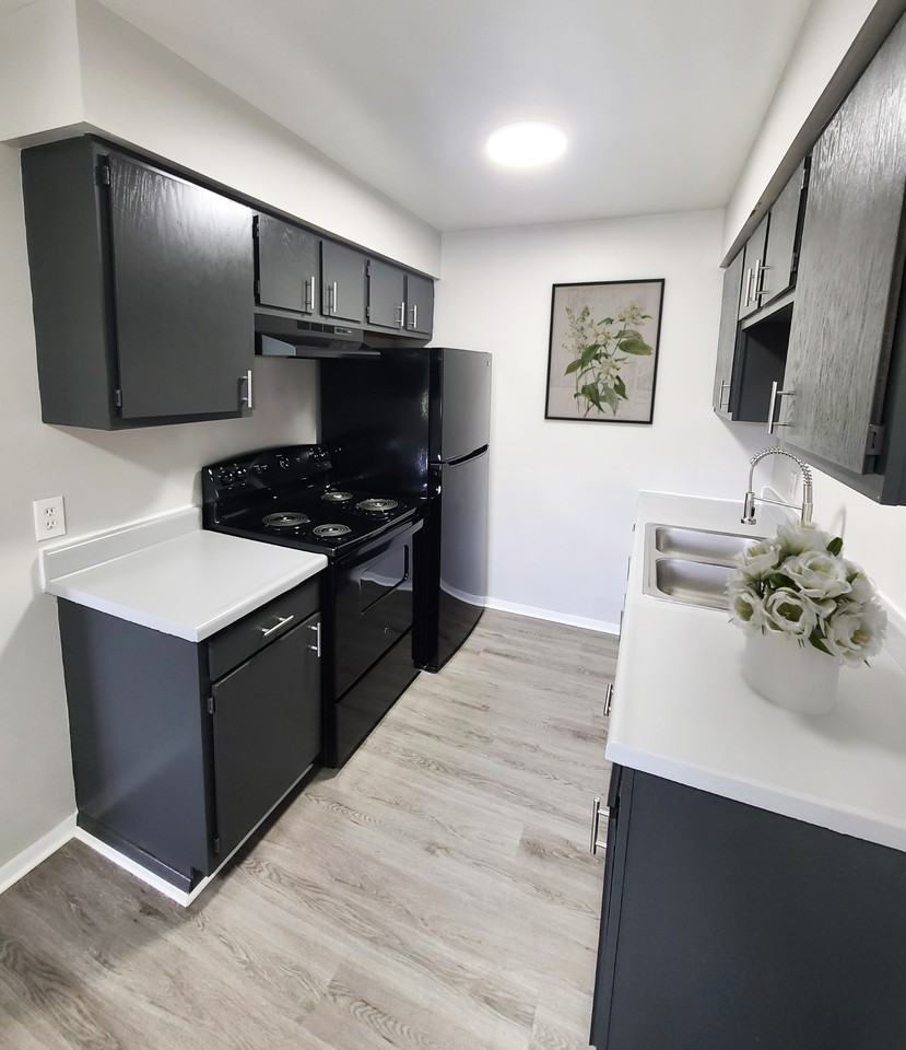 Golf Marina Apartments - Photo 5 of 39