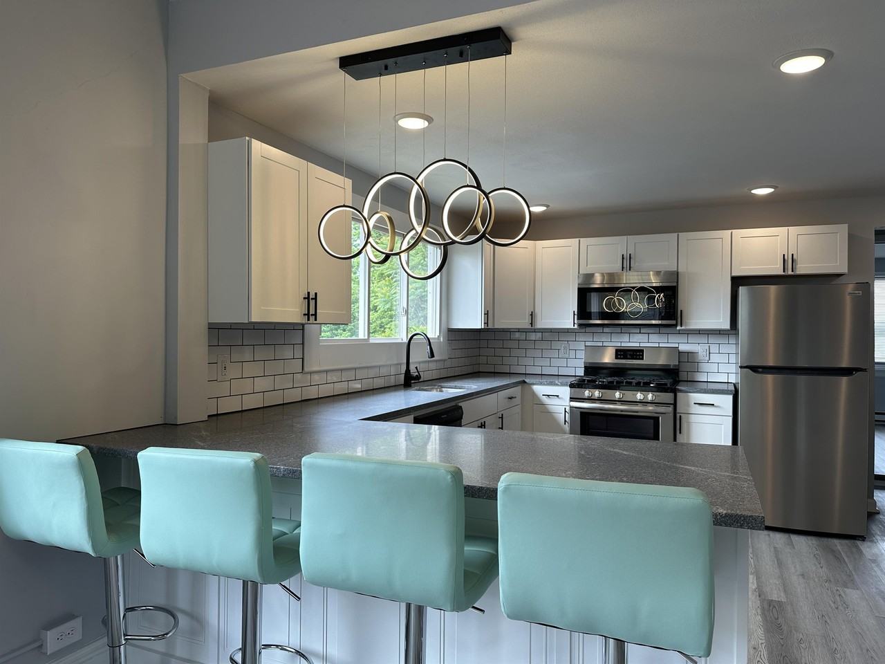 311 Oak St - Photo 4 of 23