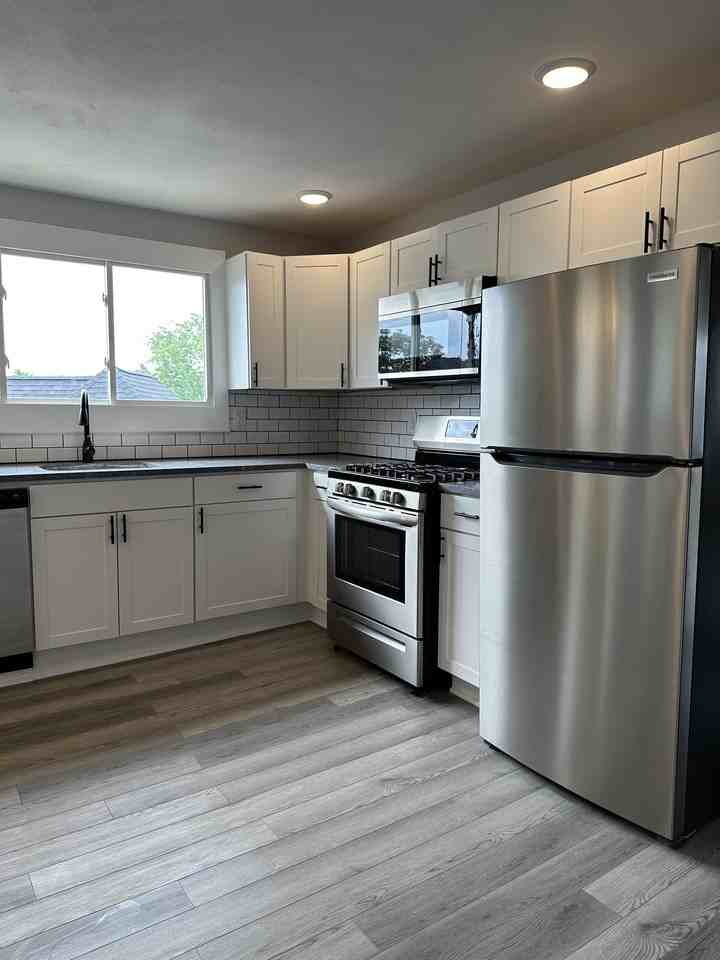 311 Oak St - Photo 6 of 23