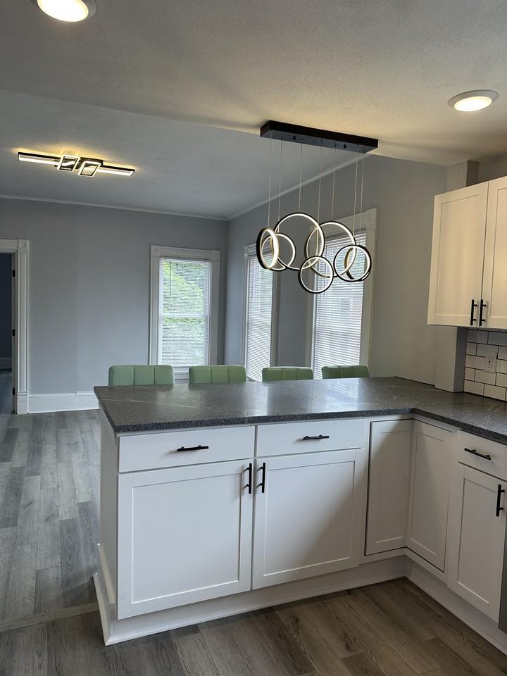 311 Oak Street - Photo 3 of 23