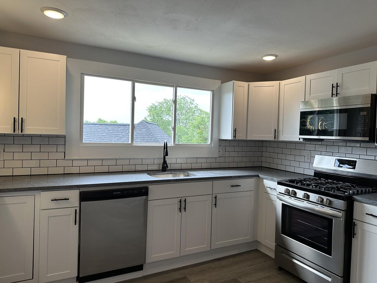 311 Oak Street - Photo 6 of 23