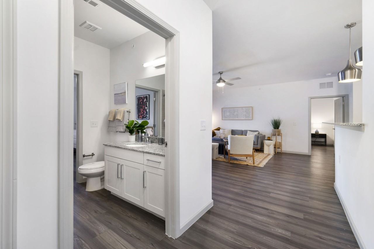 The Warrick - Photo 4 of 43